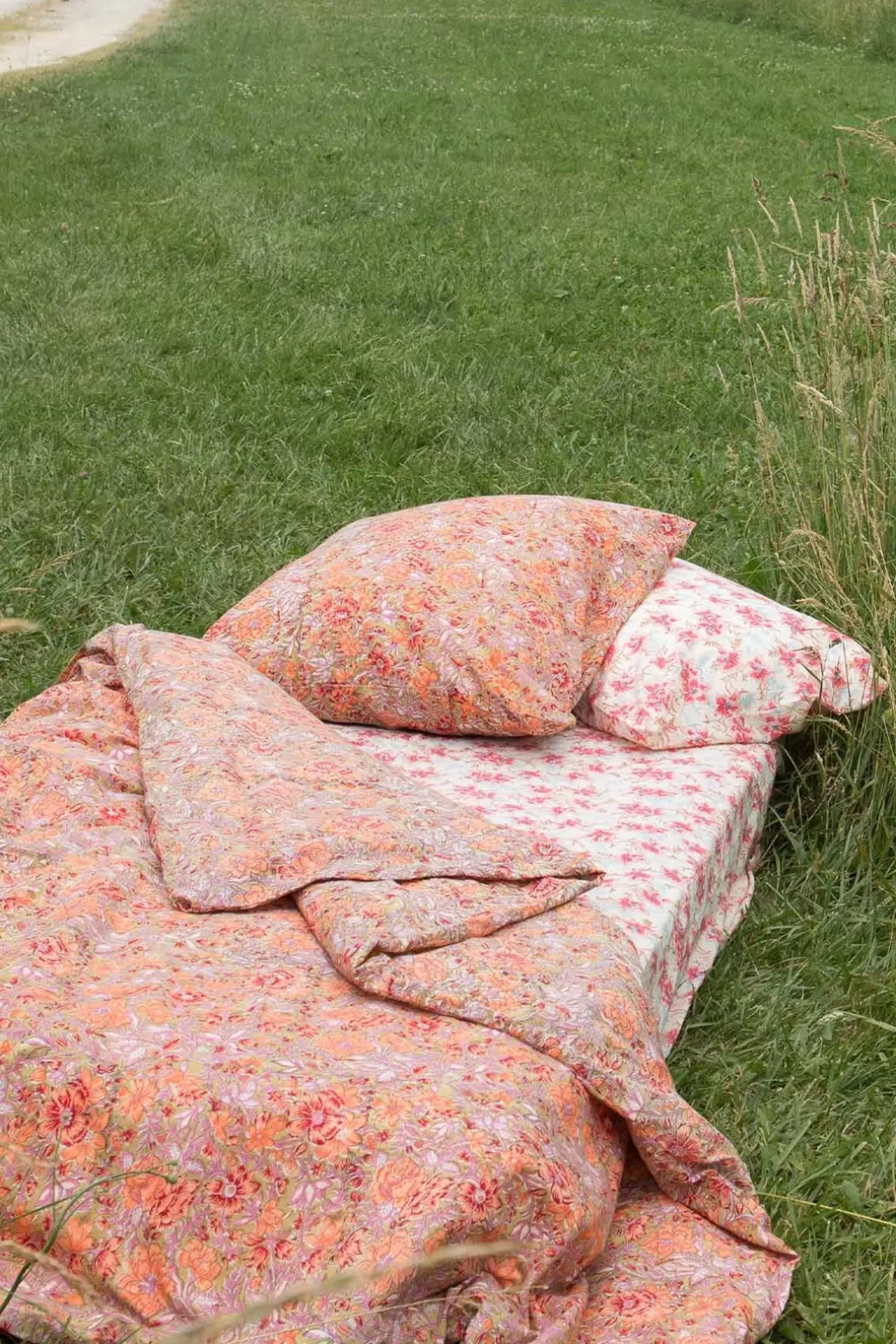 Louise Misha Drap Housse Nicole Raspberry Flowers Cheap