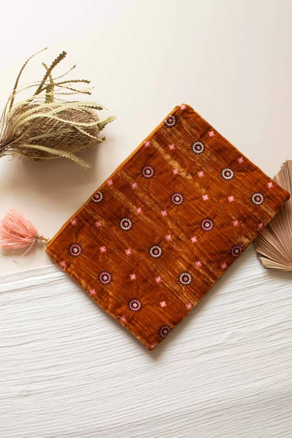 Louise Misha Pochette Domina Caramel Sale