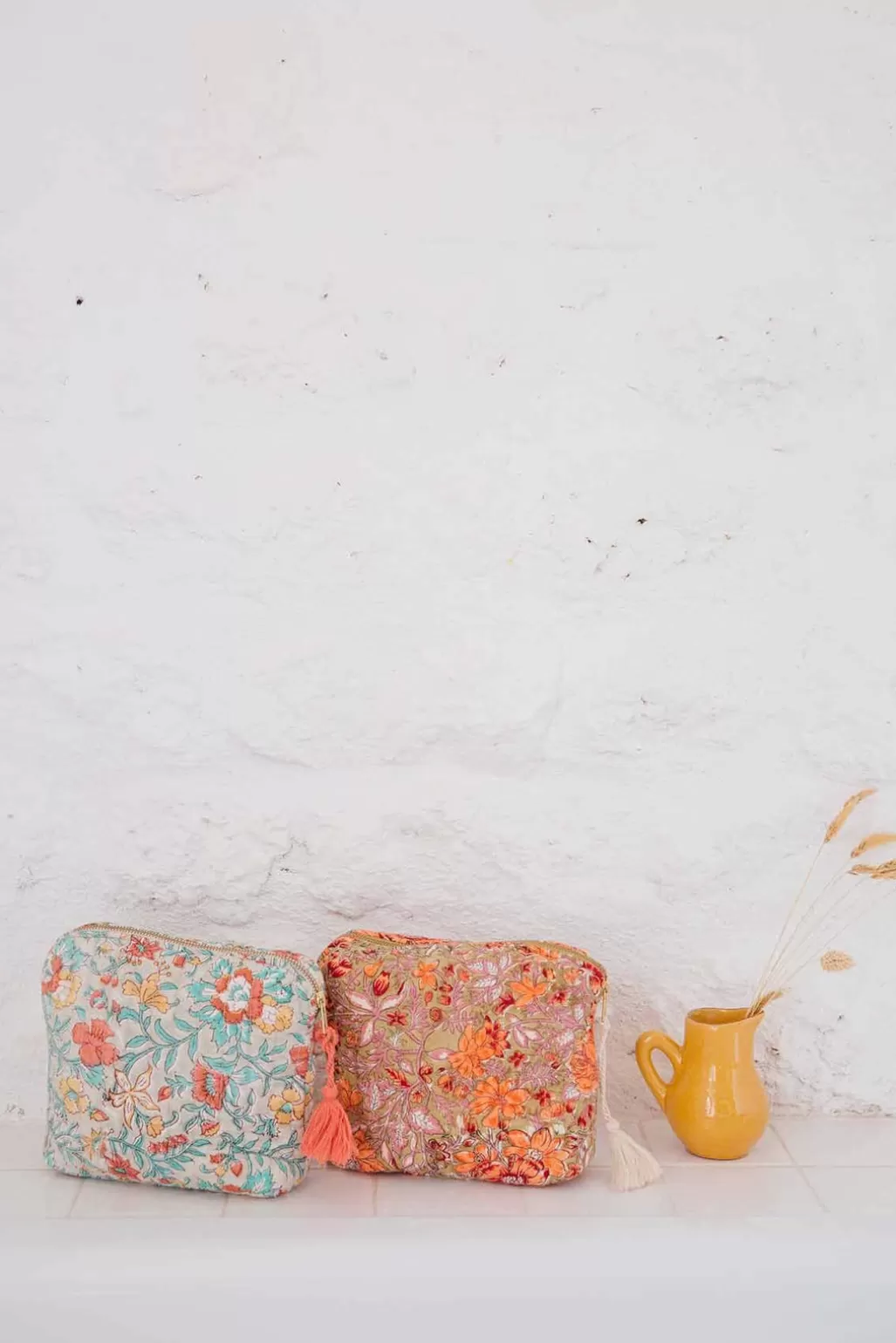Louise Misha Pochette Teiki Water Flowers New