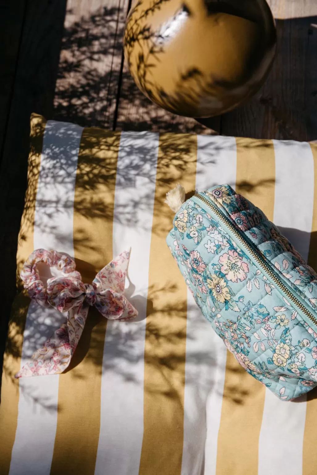 Louise Misha Pochette Teiki Water Jodhpur Flower Store