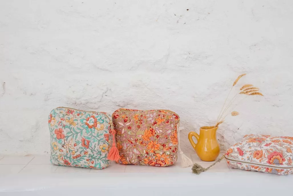 Louise Misha Pochette Teiki Water Flowers New